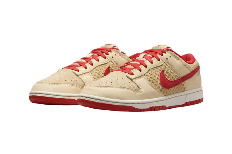 NIKE DUNK LOW RETRO SE 'STRAWBERRY WAFFLE'