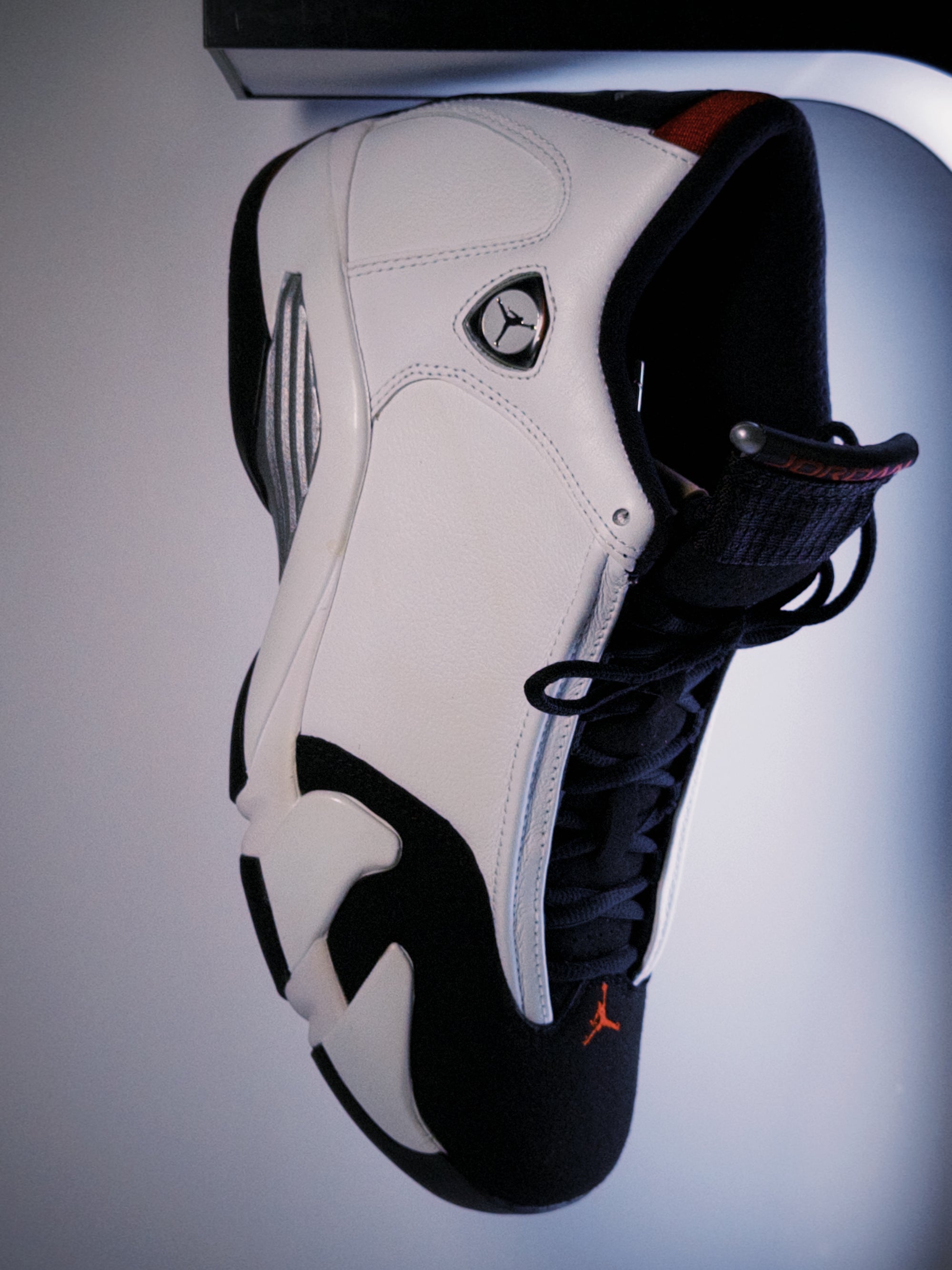 Air Jordan 14 Retro White/Black