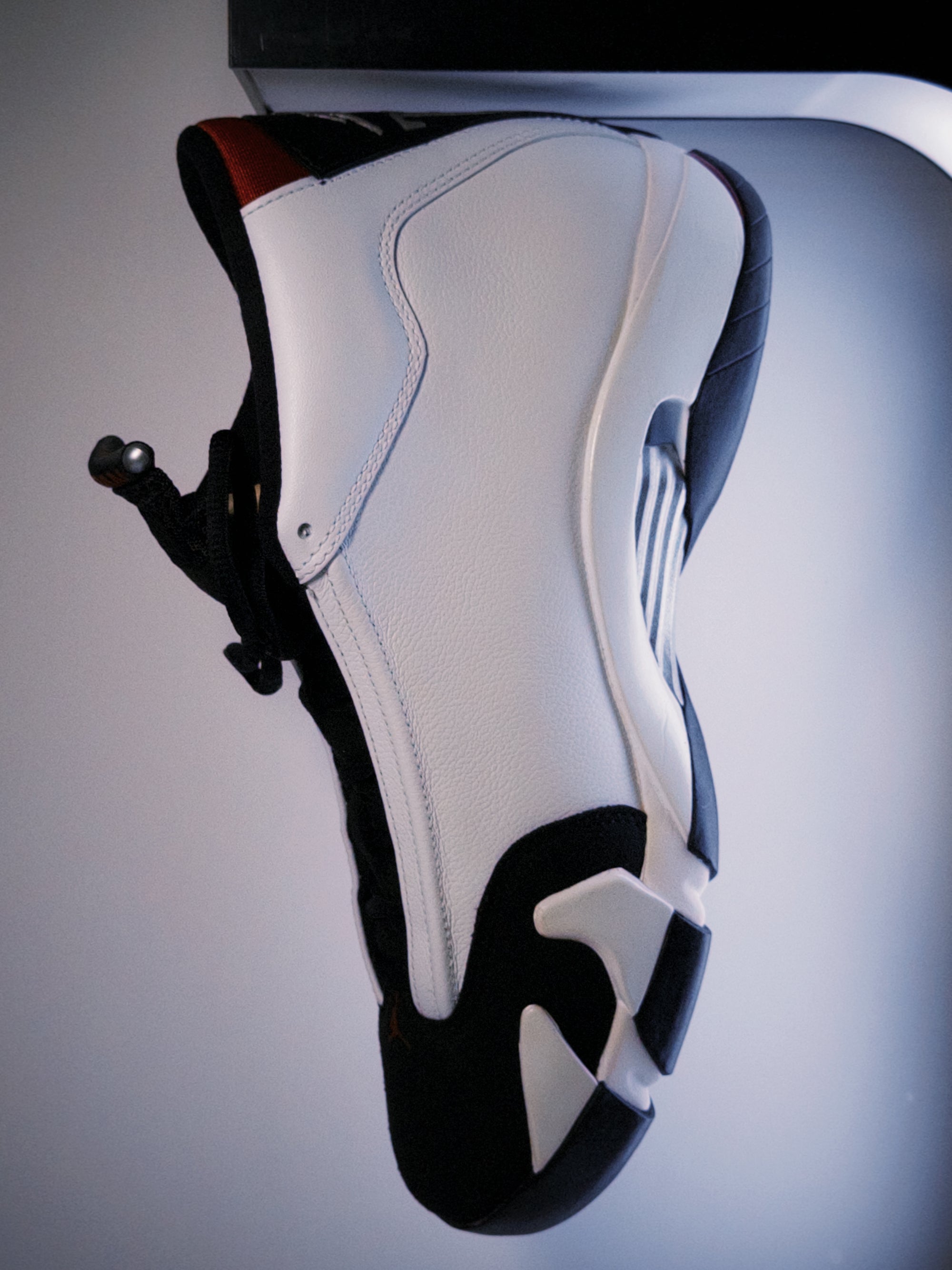 Air Jordan 14 Retro White/Black