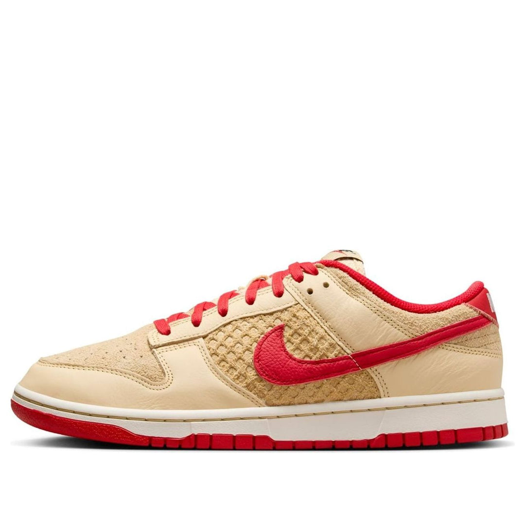NIKE DUNK LOW RETRO SE 'STRAWBERRY WAFFLE'