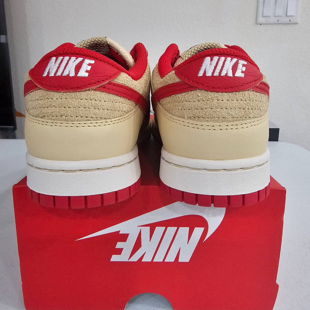 NIKE DUNK LOW RETRO SE 'STRAWBERRY WAFFLE'